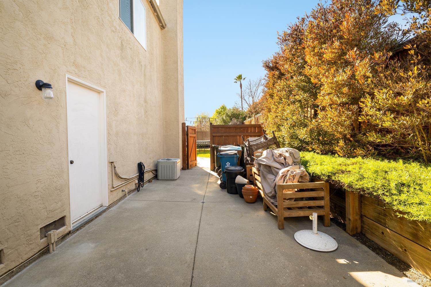 Detail Gallery Image 75 of 87 For 635 Daffodil Dr, Benicia,  CA 94510 - 4 Beds | 2/1 Baths