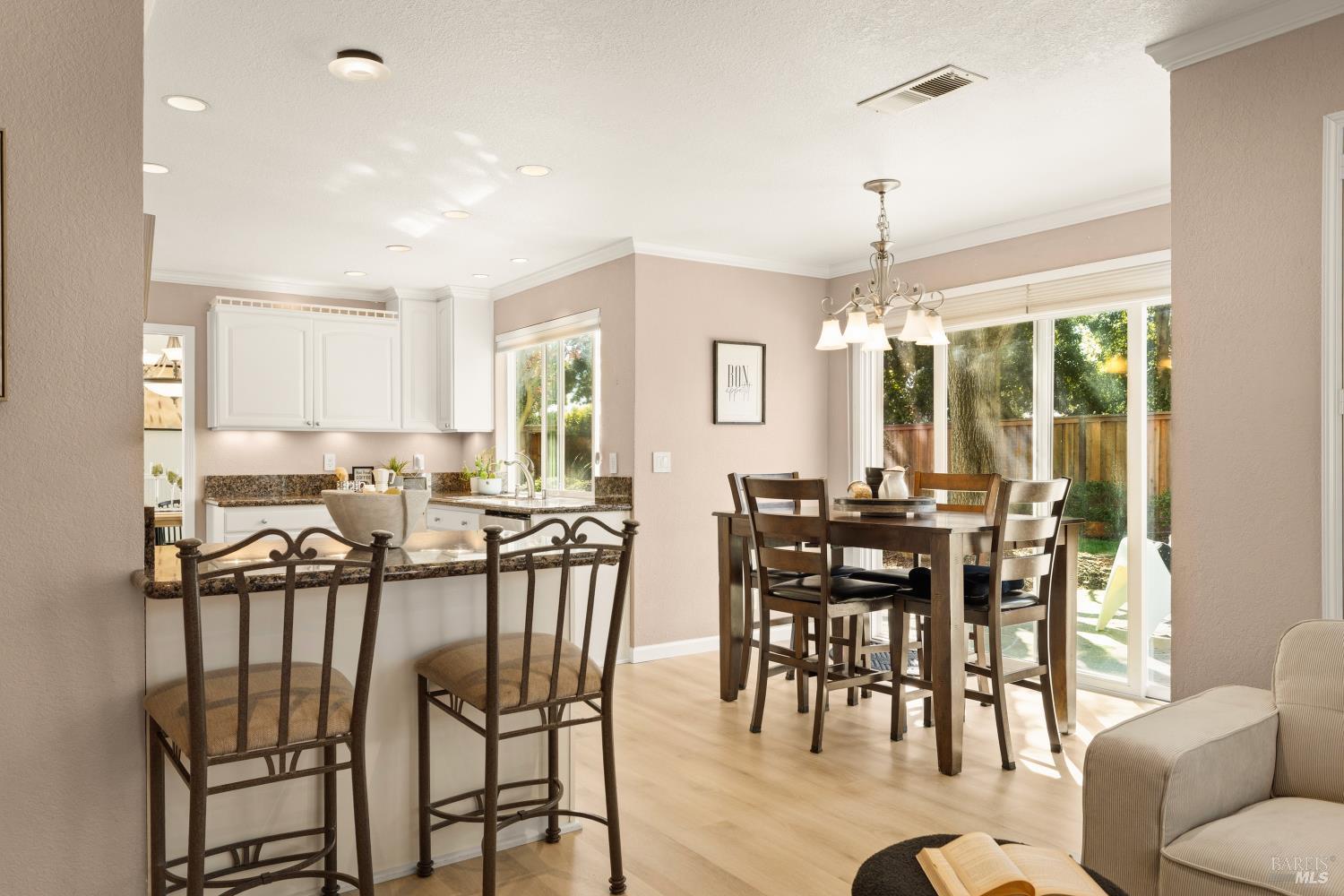 Detail Gallery Image 25 of 87 For 635 Daffodil Dr, Benicia,  CA 94510 - 4 Beds | 2/1 Baths