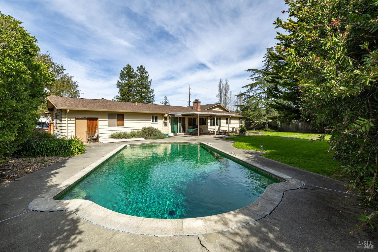 Detail Gallery Image 5 of 21 For 410 E Railroad Ave, Cotati,  CA 94931 - 3 Beds | 3 Baths