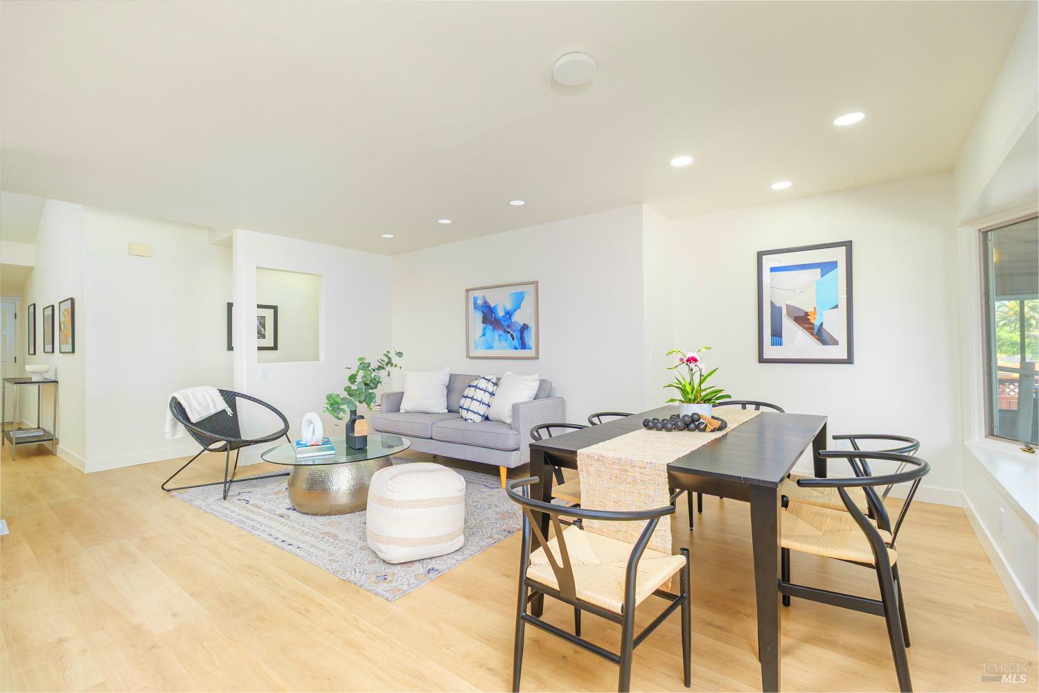 Detail Gallery Image 18 of 37 For 45 Del Oro Lagoon Dr, Novato,  CA 94949 - 3 Beds | 2 Baths