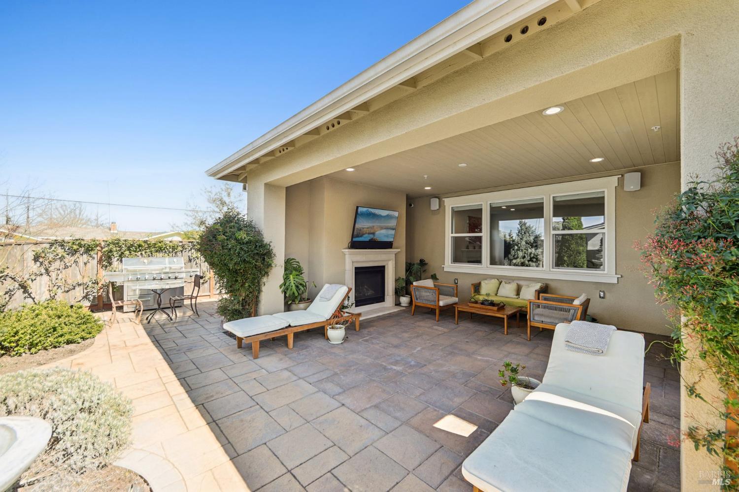 Detail Gallery Image 39 of 56 For 2453 Francisco Ave, Santa Rosa,  CA 95403 - 4 Beds | 3 Baths