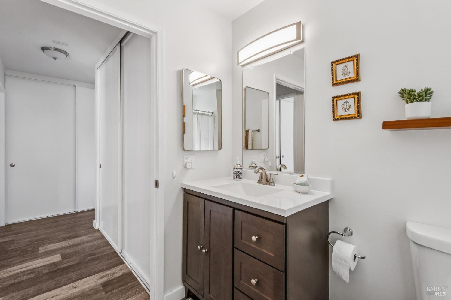 Detail Gallery Image 11 of 30 For 1366 Mission Dr, Sonoma,  CA 95476 - 2 Beds | 1 Baths