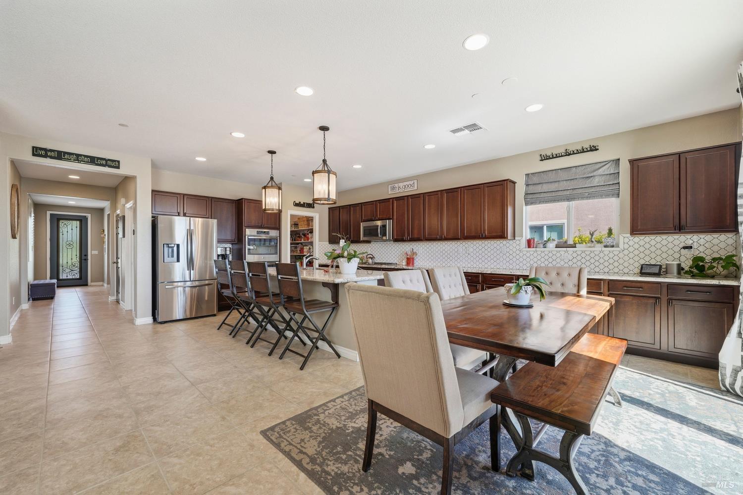 Detail Gallery Image 18 of 63 For 2481 Hancock Dr, Fairfield,  CA 94533 - 5 Beds | 3/1 Baths