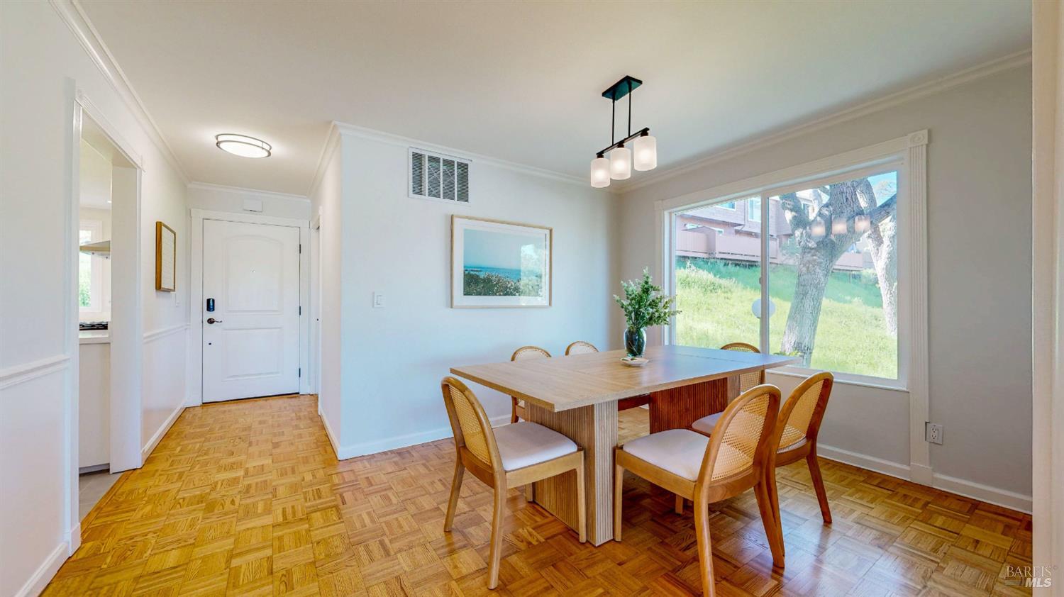 Detail Gallery Image 13 of 63 For 1253 Royal Oak Ter #C,  Novato,  CA 94947 - 3 Beds | 2/1 Baths