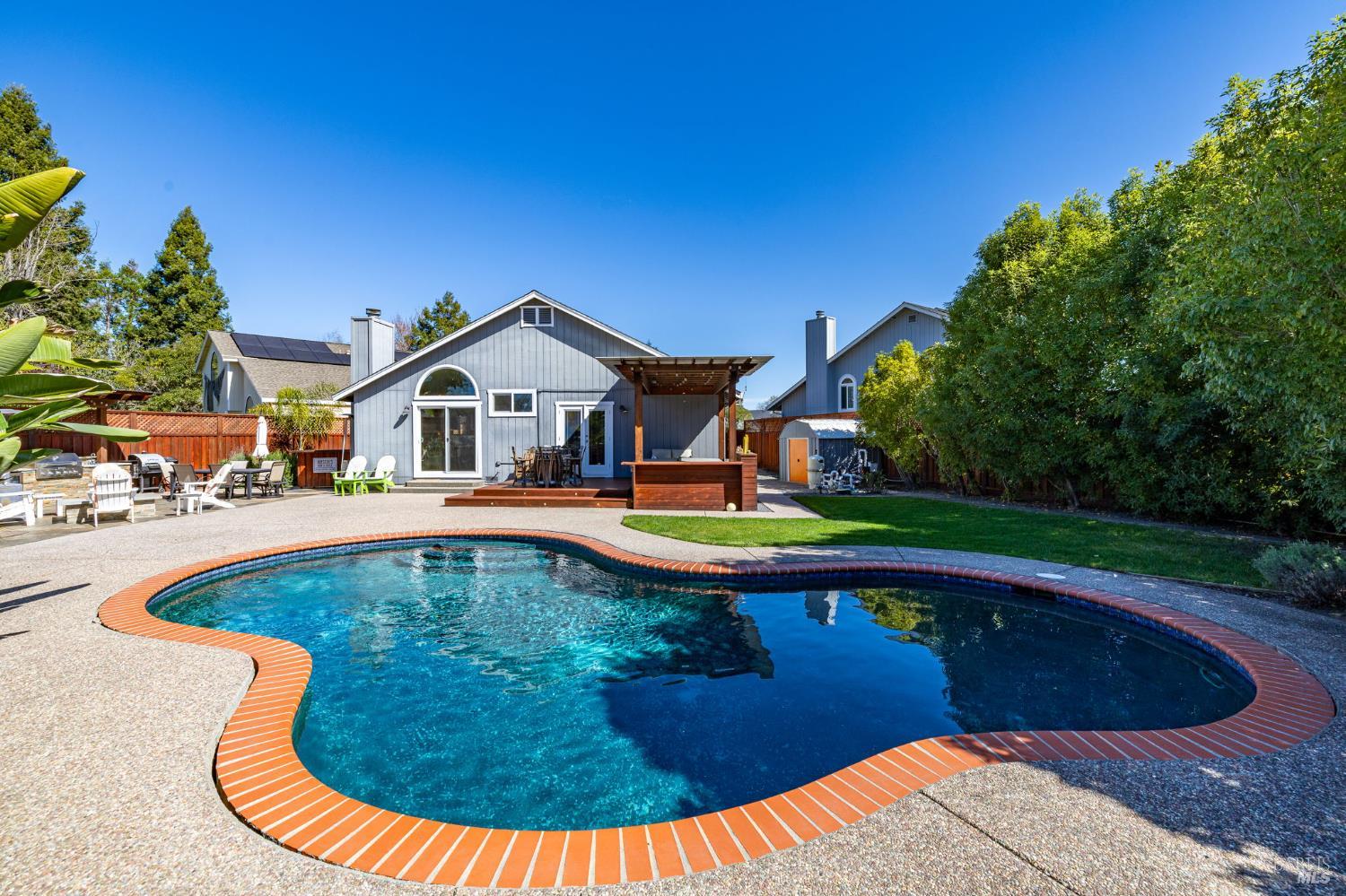 Detail Gallery Image 42 of 47 For 1301 Megan Pl, Rohnert Park,  CA 94928 - 3 Beds | 2 Baths