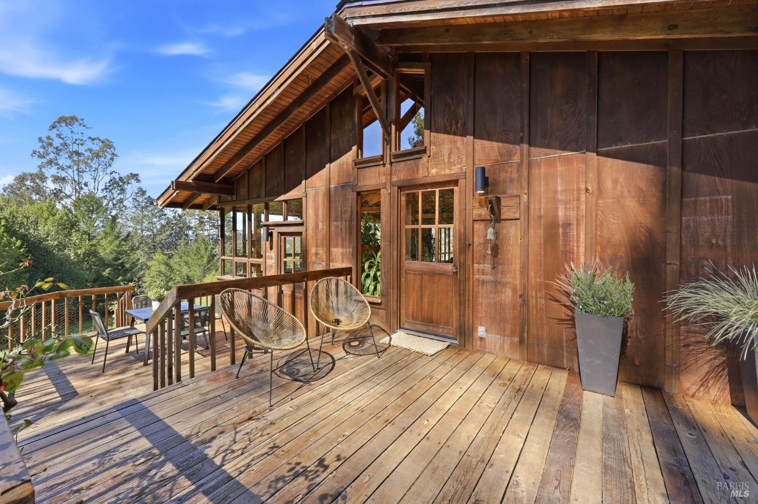 Detail Gallery Image 4 of 63 For 4142 Burnside Rd, Sebastopol,  CA 95472 - 3 Beds | 3 Baths