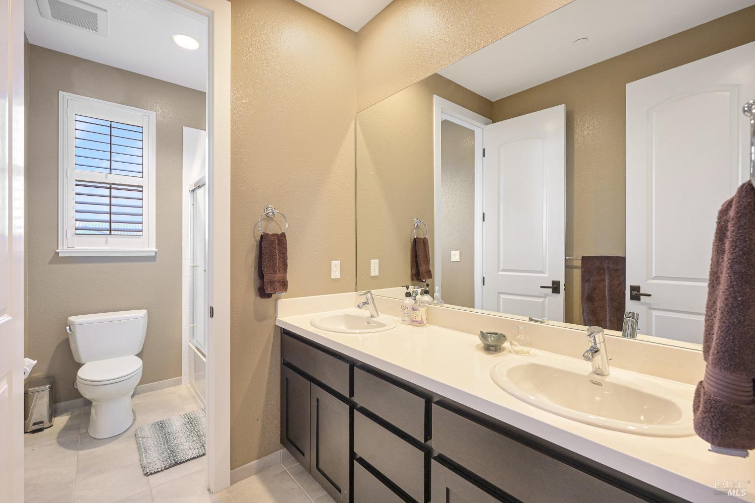 Detail Gallery Image 16 of 31 For 46 Audubon Way, Novato,  CA 94949 - 4 Beds | 3 Baths