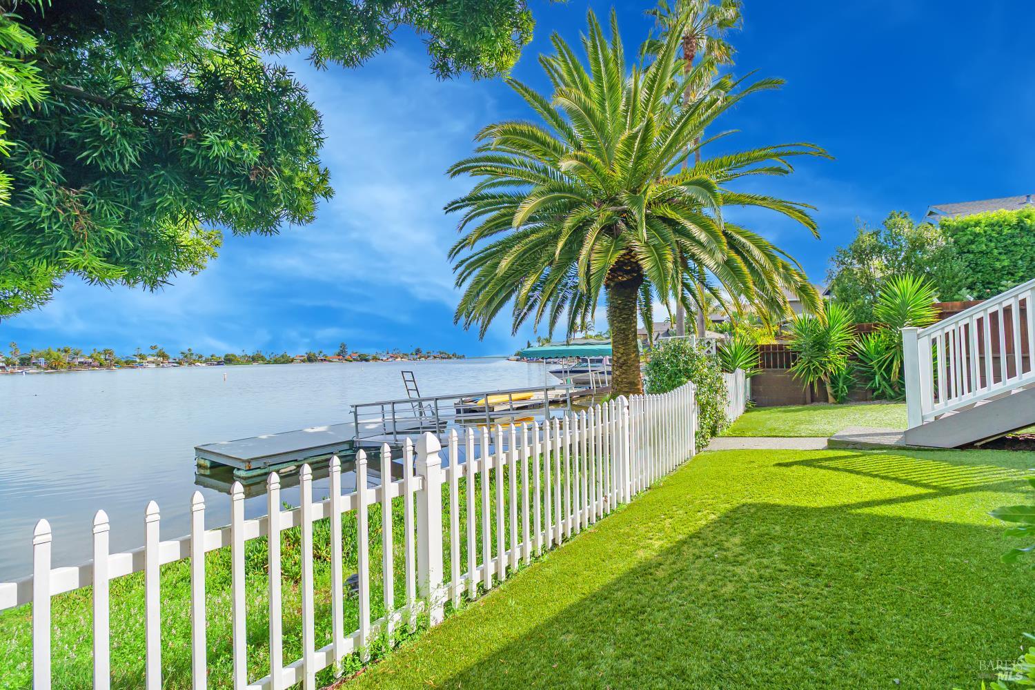 Detail Gallery Image 4 of 37 For 45 Del Oro Lagoon Dr, Novato,  CA 94949 - 3 Beds | 2 Baths