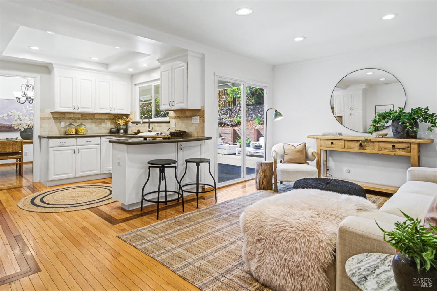 Detail Gallery Image 19 of 48 For 255 Knight Dr, San Rafael,  CA 94901 - 3 Beds | 2 Baths