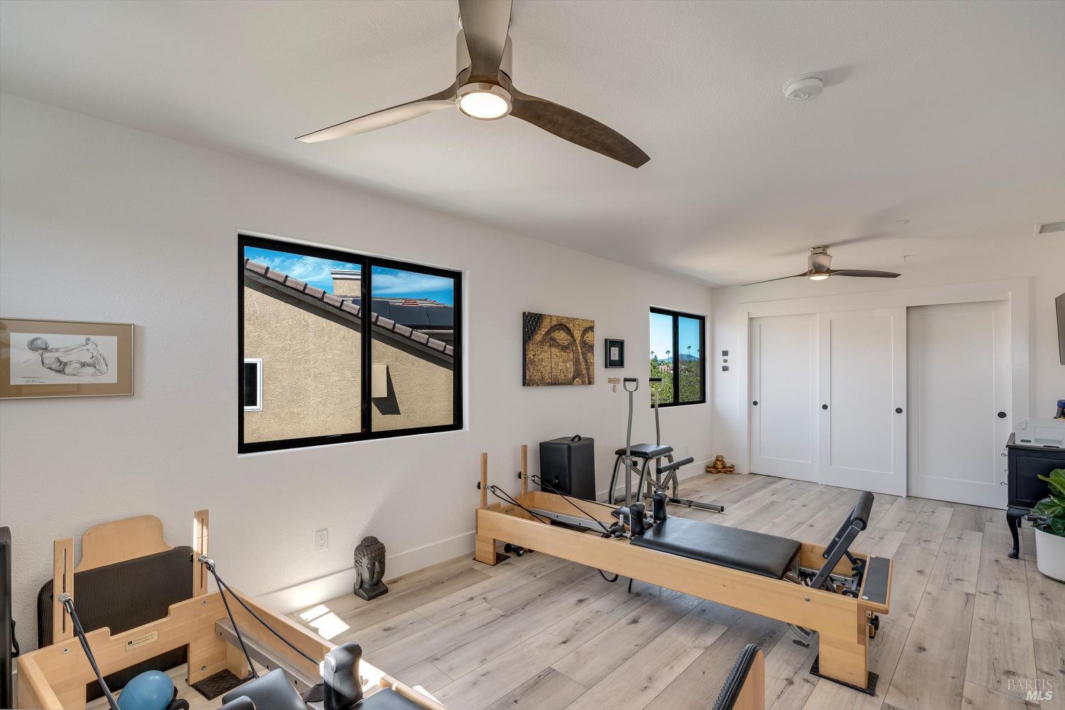 Detail Gallery Image 26 of 77 For 100 S Newport Dr, Napa,  CA 94559 - 4 Beds | 2/1 Baths