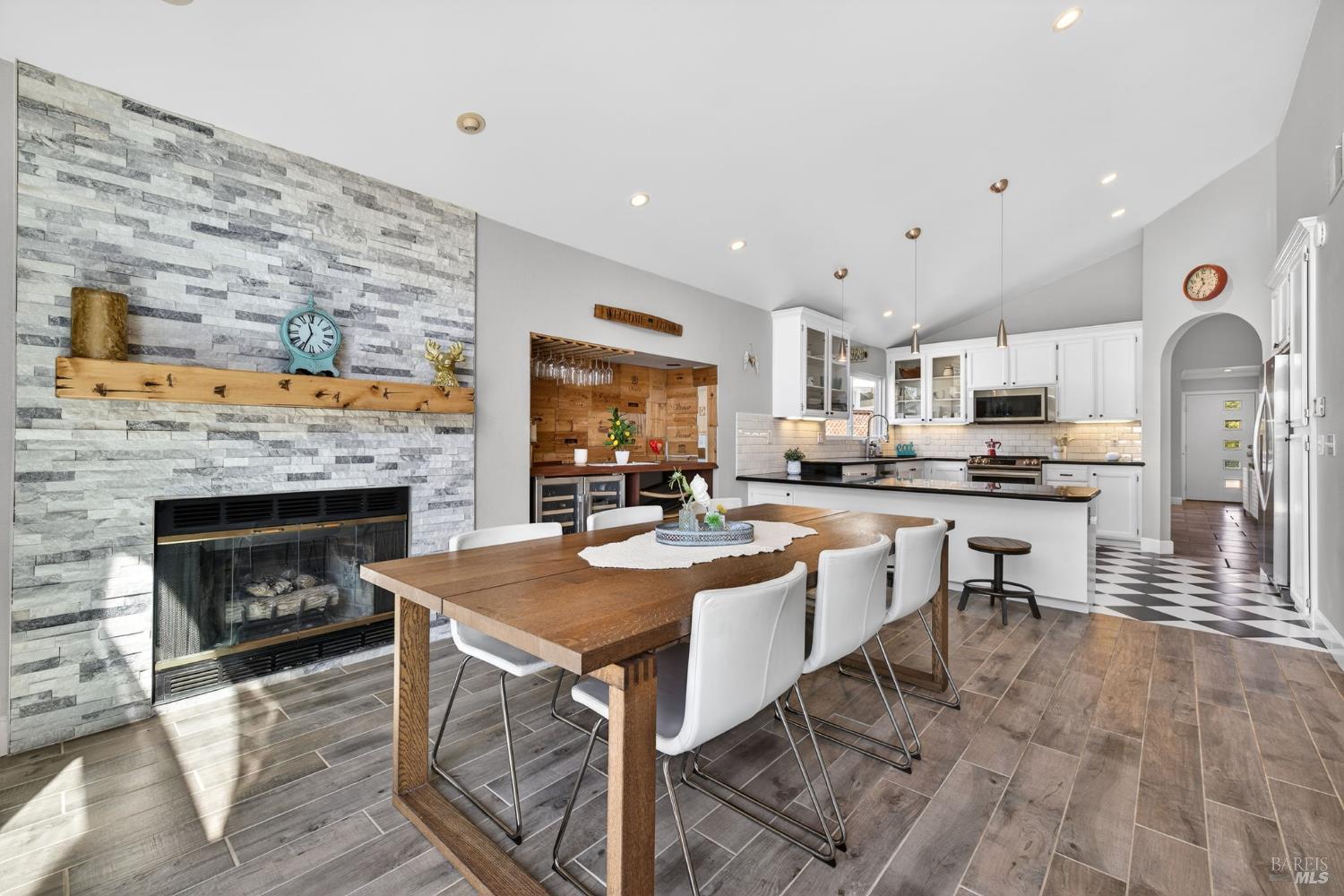 Detail Gallery Image 18 of 47 For 1301 Megan Pl, Rohnert Park,  CA 94928 - 3 Beds | 2 Baths