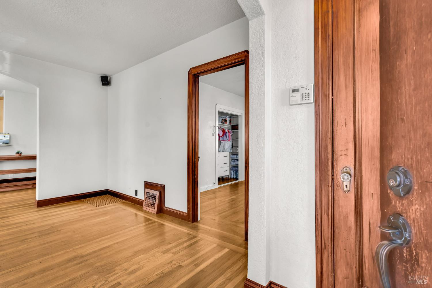 Detail Gallery Image 5 of 32 For 729 1st St, Rodeo,  CA 94572 - 3 Beds | 2 Baths