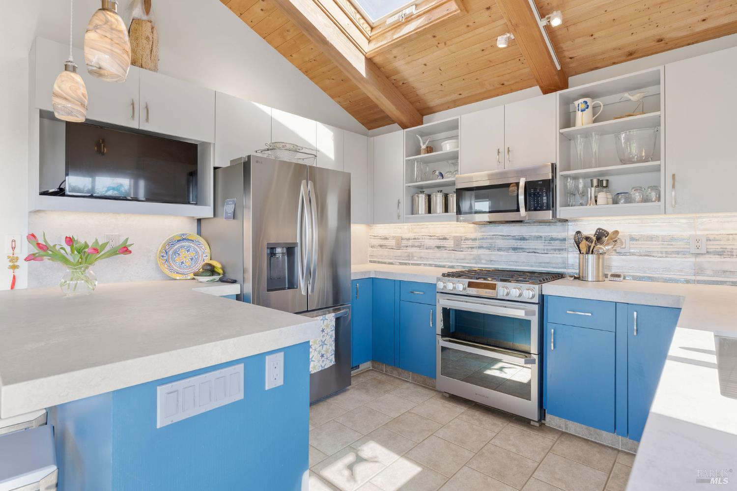 Detail Gallery Image 6 of 70 For 39574 Leeward Rd, The Sea Ranch,  CA 95497 - 2 Beds | 3 Baths