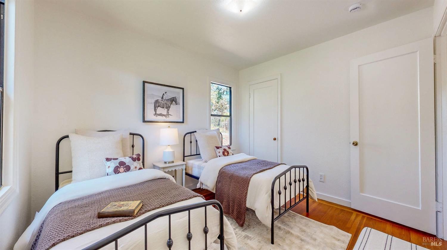 Detail Gallery Image 11 of 28 For 712 Oak Ter, Petaluma,  CA 94952 - 2 Beds | 1 Baths