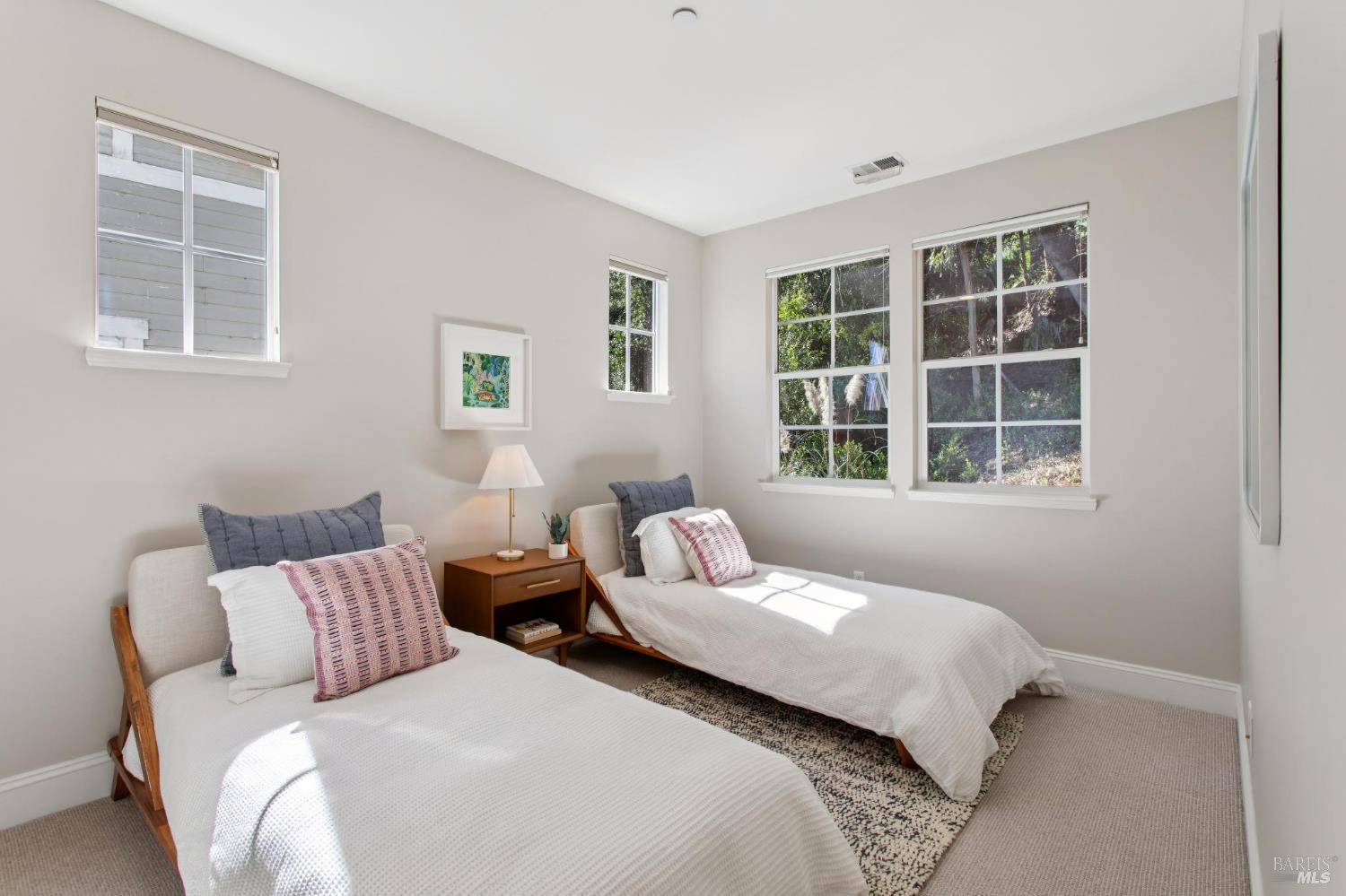 Detail Gallery Image 33 of 41 For 508 Blue Jay Way, Mill Valley,  CA 94941 - 4 Beds | 2/1 Baths