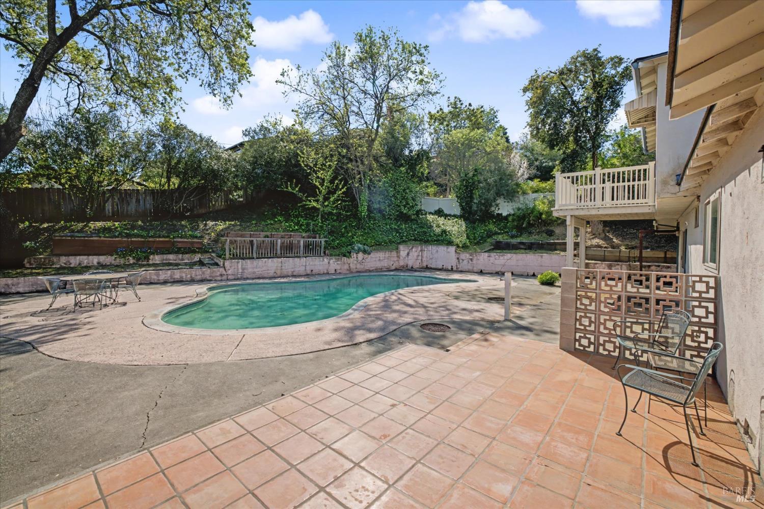 Detail Gallery Image 27 of 32 For 460 Oak View Dr, Vacaville,  CA 95688 - 4 Beds | 3 Baths