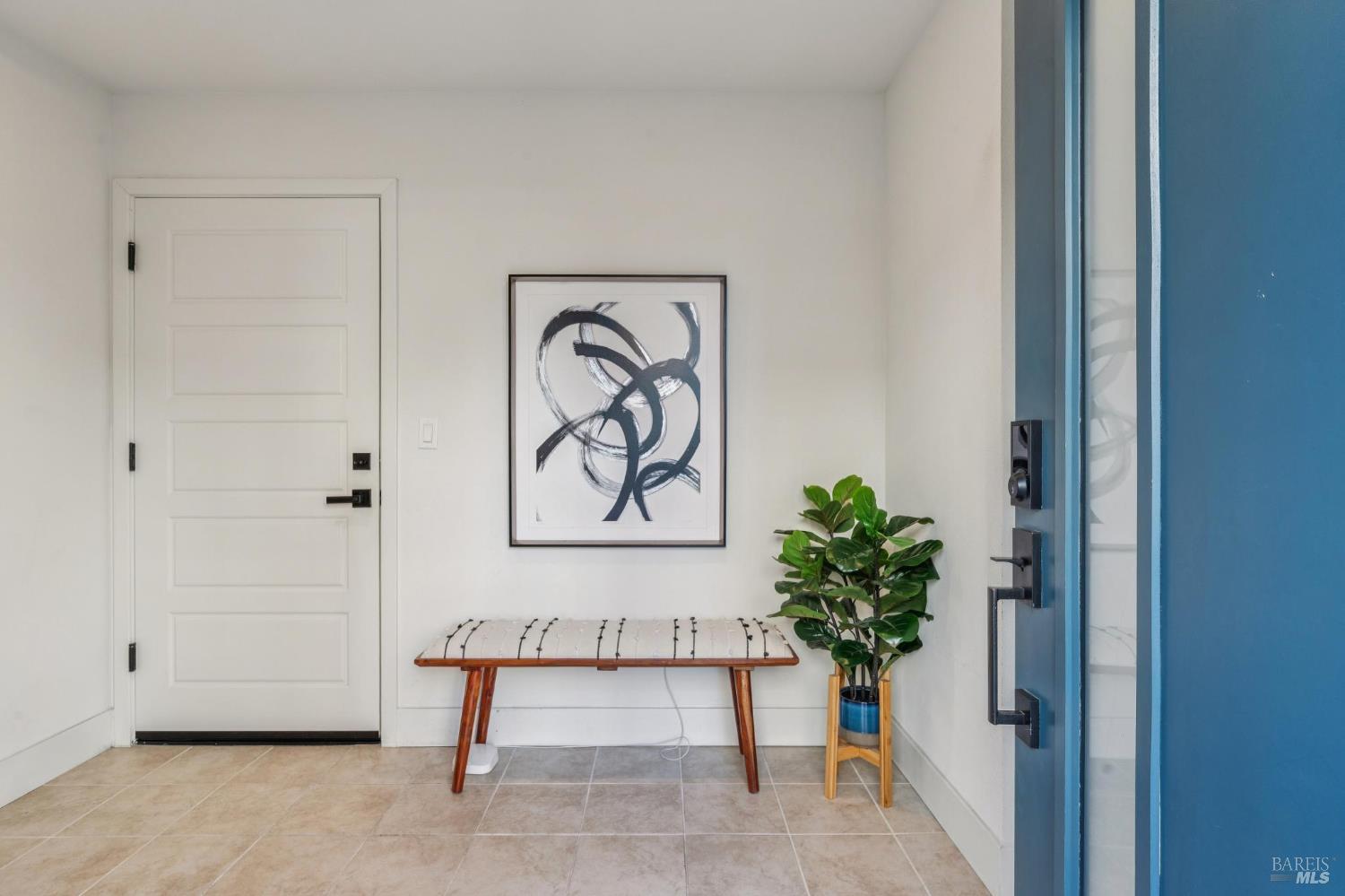 Detail Gallery Image 2 of 39 For 317 Verandah Ave, Novato,  CA 94945 - 3 Beds | 2/1 Baths