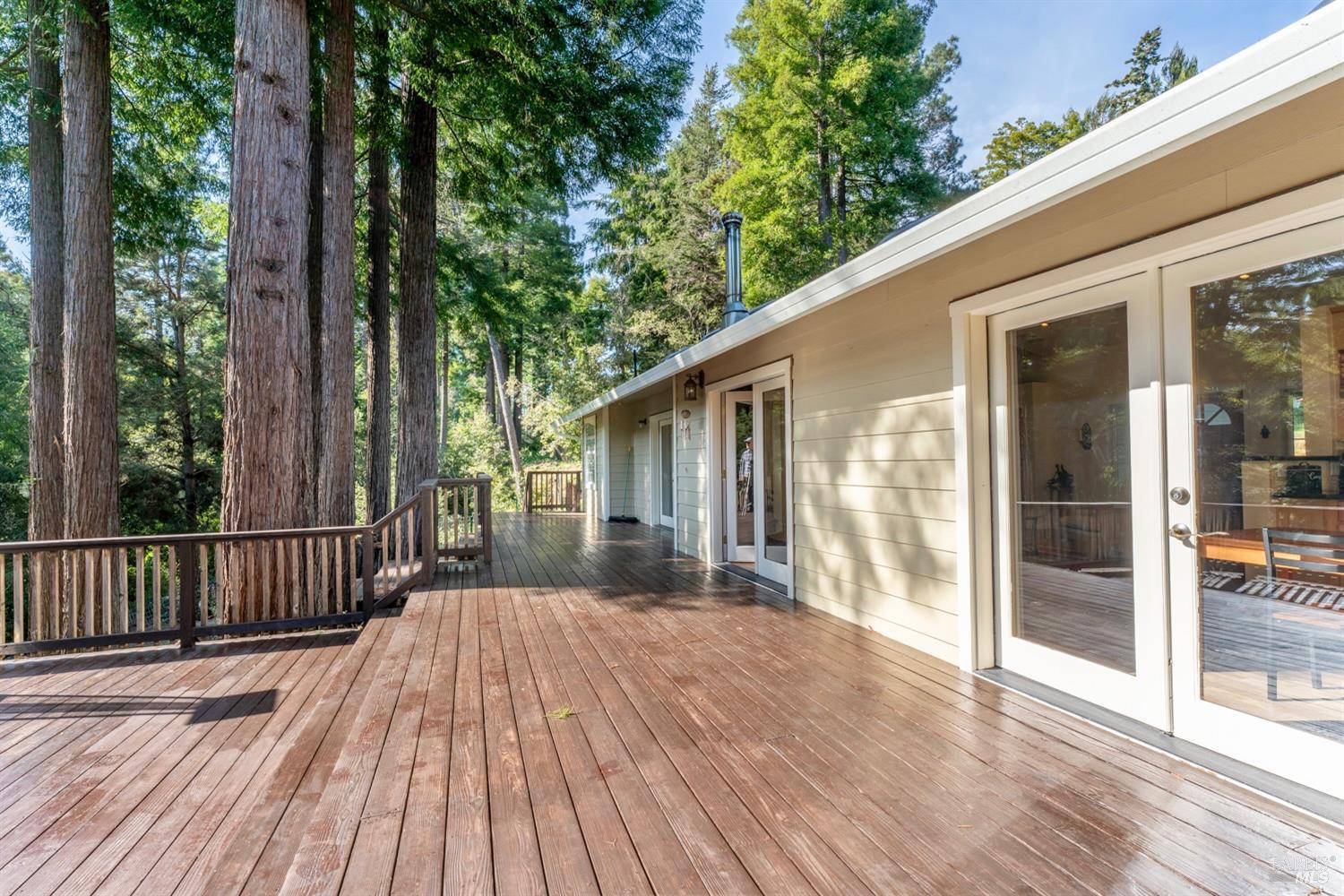 Detail Gallery Image 8 of 31 For 18940 Timber Pointe Dr, Fort Bragg,  CA 95437 - 4 Beds | 3 Baths