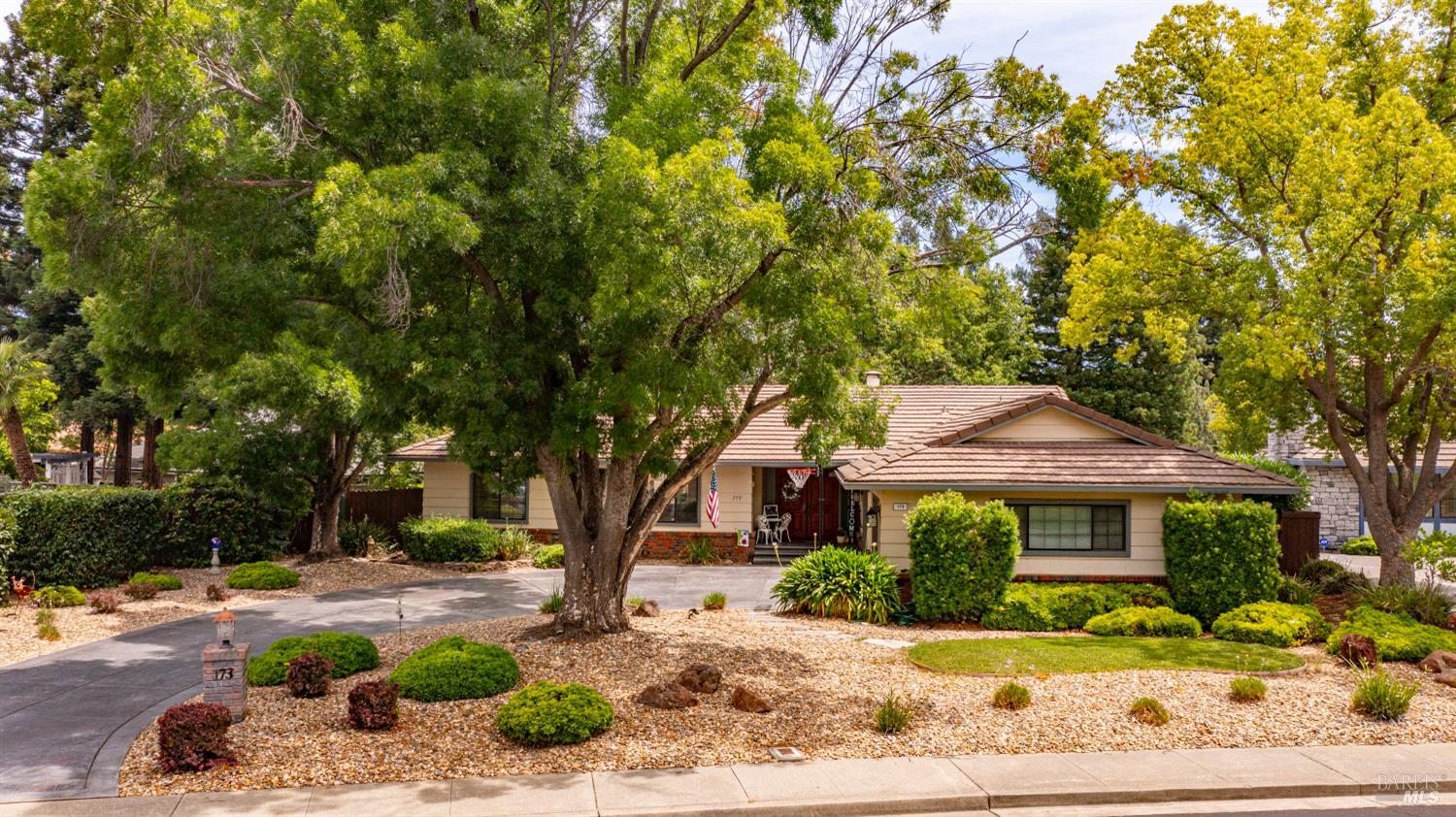 Detail Gallery Image 3 of 49 For 173 San Jose Ct, Vacaville,  CA 95688 - 4 Beds | 2 Baths