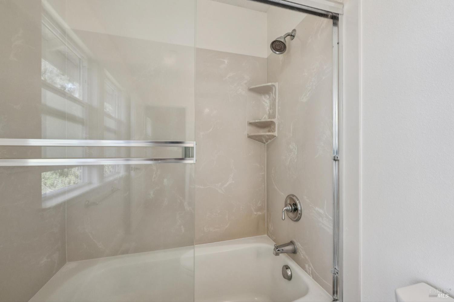 Detail Gallery Image 44 of 58 For 3 Hill Dr, Petaluma,  CA 94952 - 3 Beds | 2/1 Baths