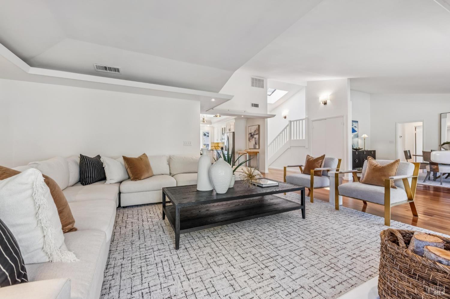 Detail Gallery Image 16 of 64 For 38 Cornell Ave, Larkspur,  CA 94939 - 5 Beds | 3 Baths