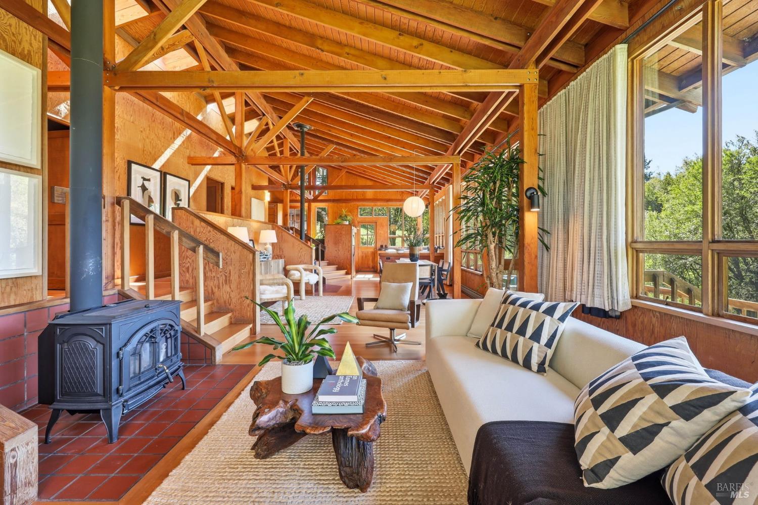 Detail Gallery Image 10 of 63 For 4142 Burnside Rd, Sebastopol,  CA 95472 - 3 Beds | 3 Baths