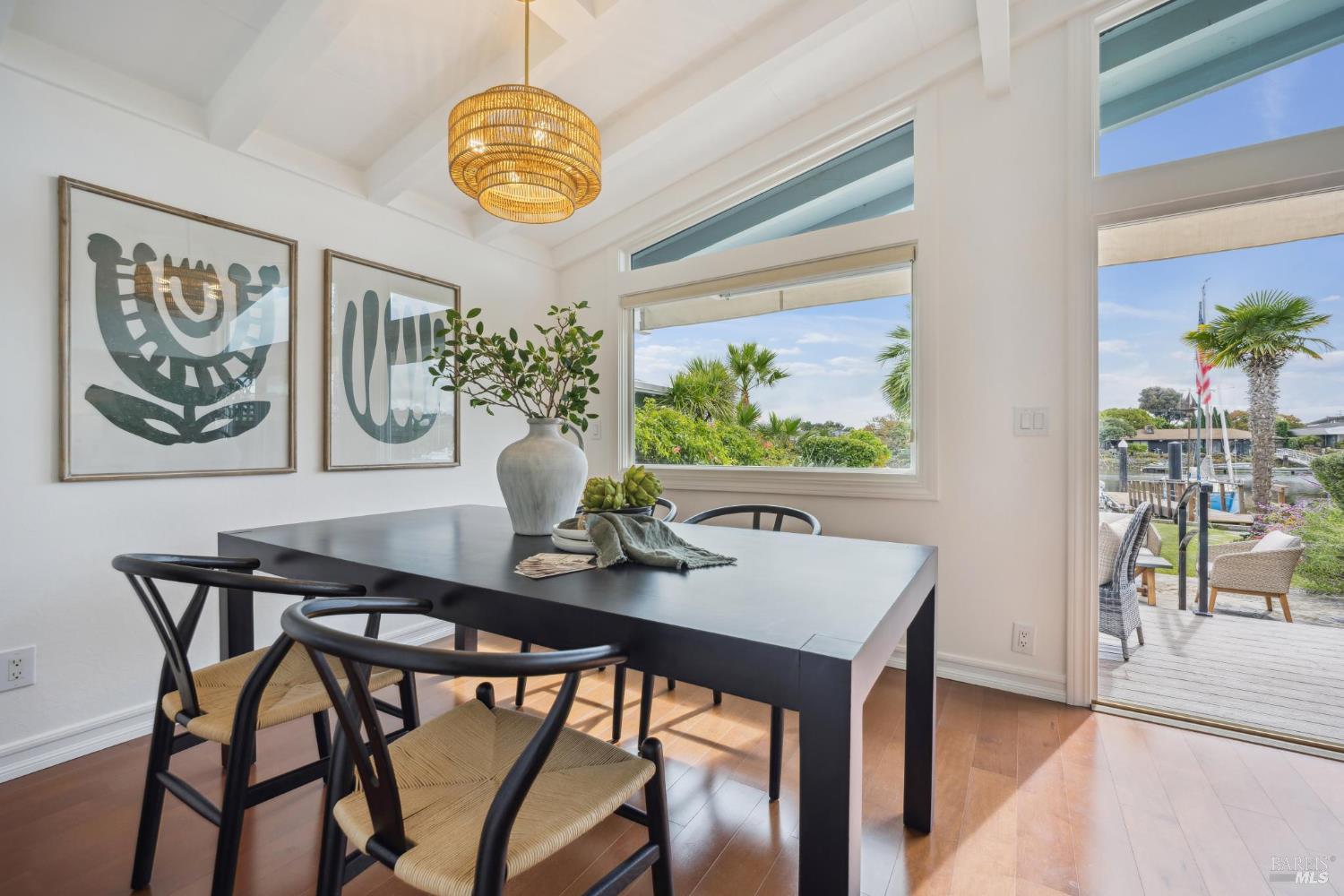 Detail Gallery Image 10 of 54 For 20 Porto Bello Dr, San Rafael,  CA 94901 - 2 Beds | 2 Baths