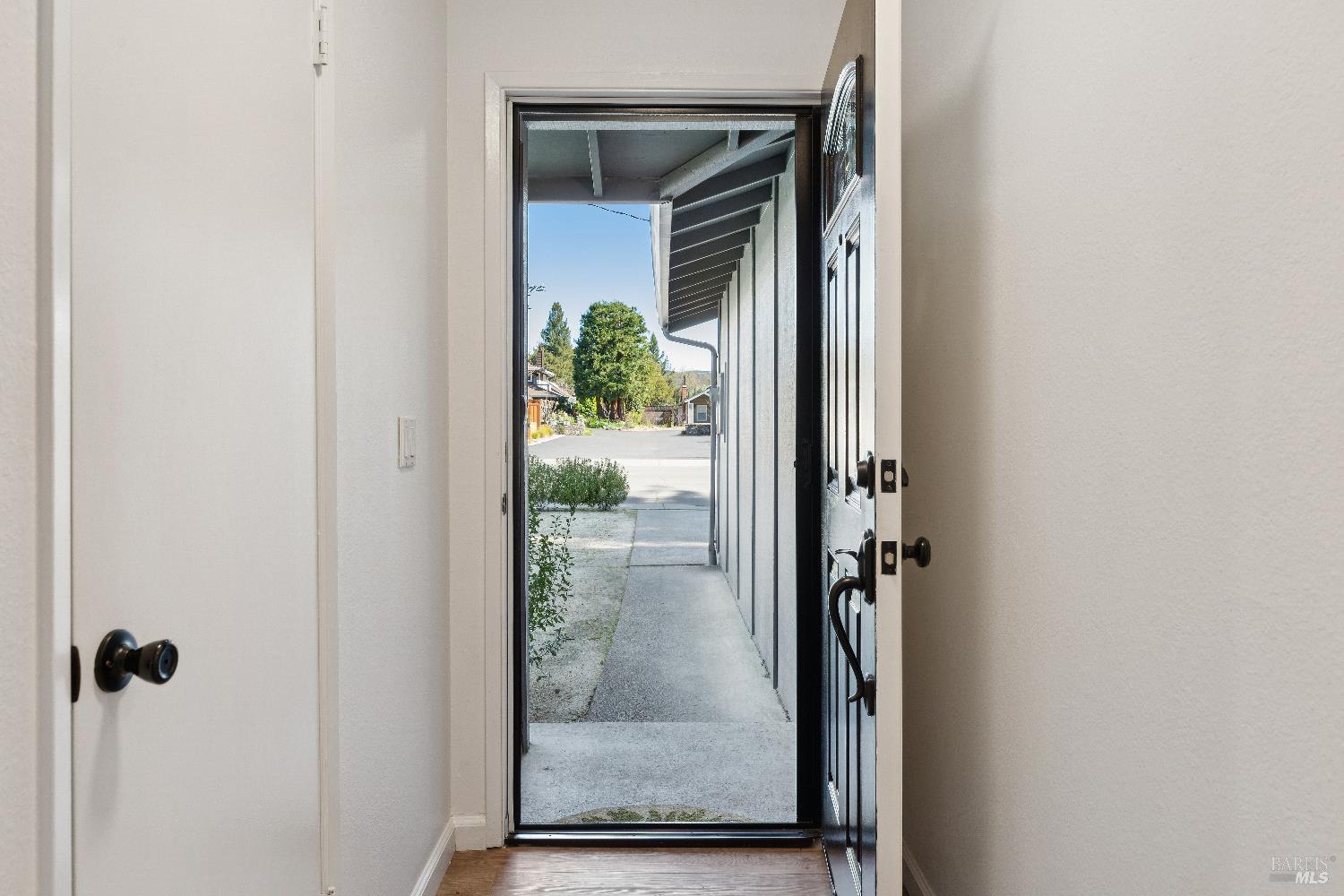 Detail Gallery Image 6 of 31 For 731 5th St, Sonoma,  CA 95476 - 3 Beds | 2 Baths