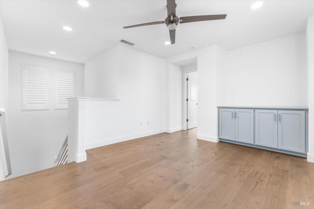 Detail Gallery Image 23 of 49 For 115 Lavender Cir, Healdsburg,  CA 95448 - 3 Beds | 2/1 Baths