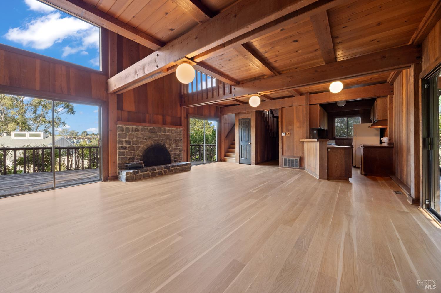 Detail Gallery Image 5 of 29 For 191 Buchanan Dr, Sausalito,  CA 94965 - 2 Beds | 1 Baths