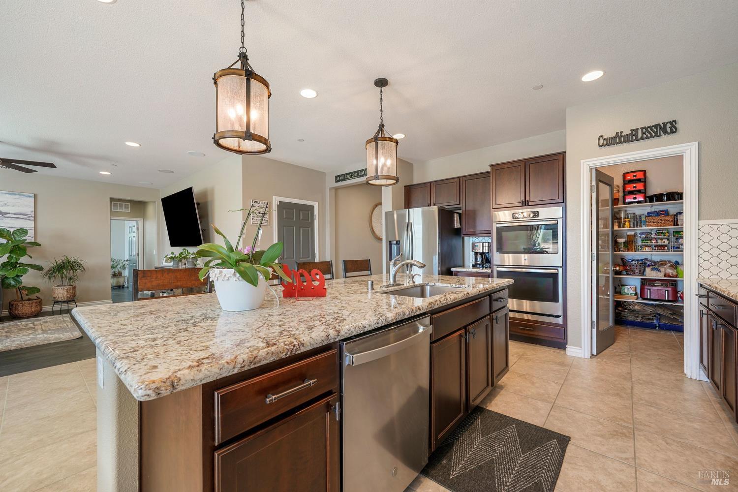 Detail Gallery Image 14 of 63 For 2481 Hancock Dr, Fairfield,  CA 94533 - 5 Beds | 3/1 Baths