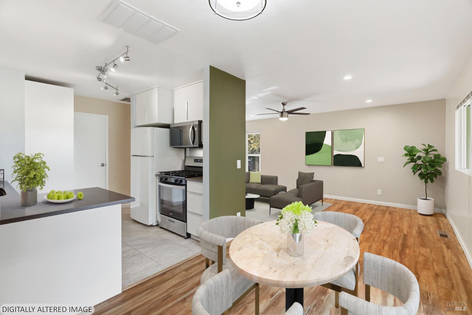 Detail Gallery Image 10 of 39 For 790 Hudis Dr, Rohnert Park,  CA 94928 - 2 Beds | 1/1 Baths