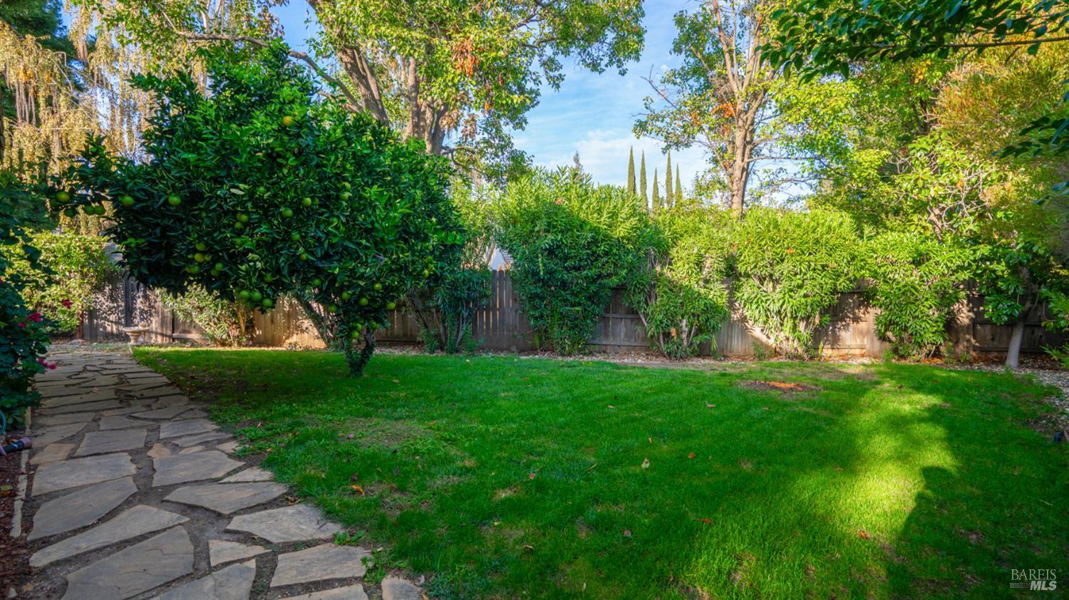 Detail Gallery Image 37 of 49 For 173 San Jose Ct, Vacaville,  CA 95688 - 4 Beds | 2 Baths