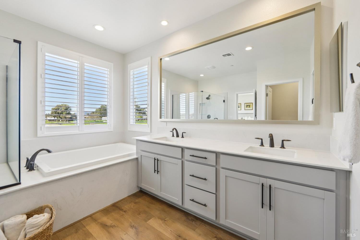 Detail Gallery Image 26 of 56 For 2453 Francisco Ave, Santa Rosa,  CA 95403 - 4 Beds | 3 Baths