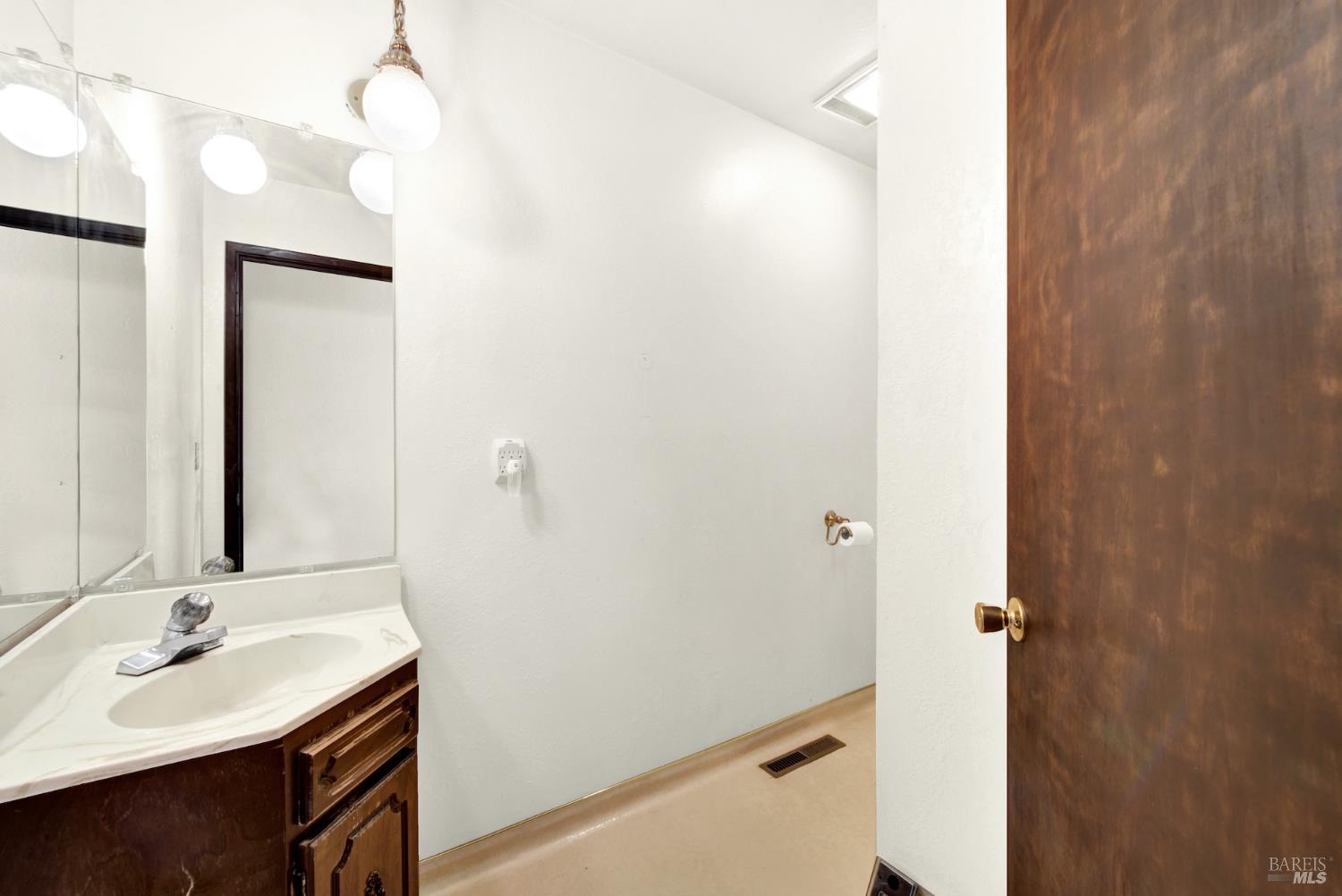 Detail Gallery Image 9 of 68 For 1090 Blueridge Dr, Napa,  CA 94558 - 2 Beds | 2 Baths