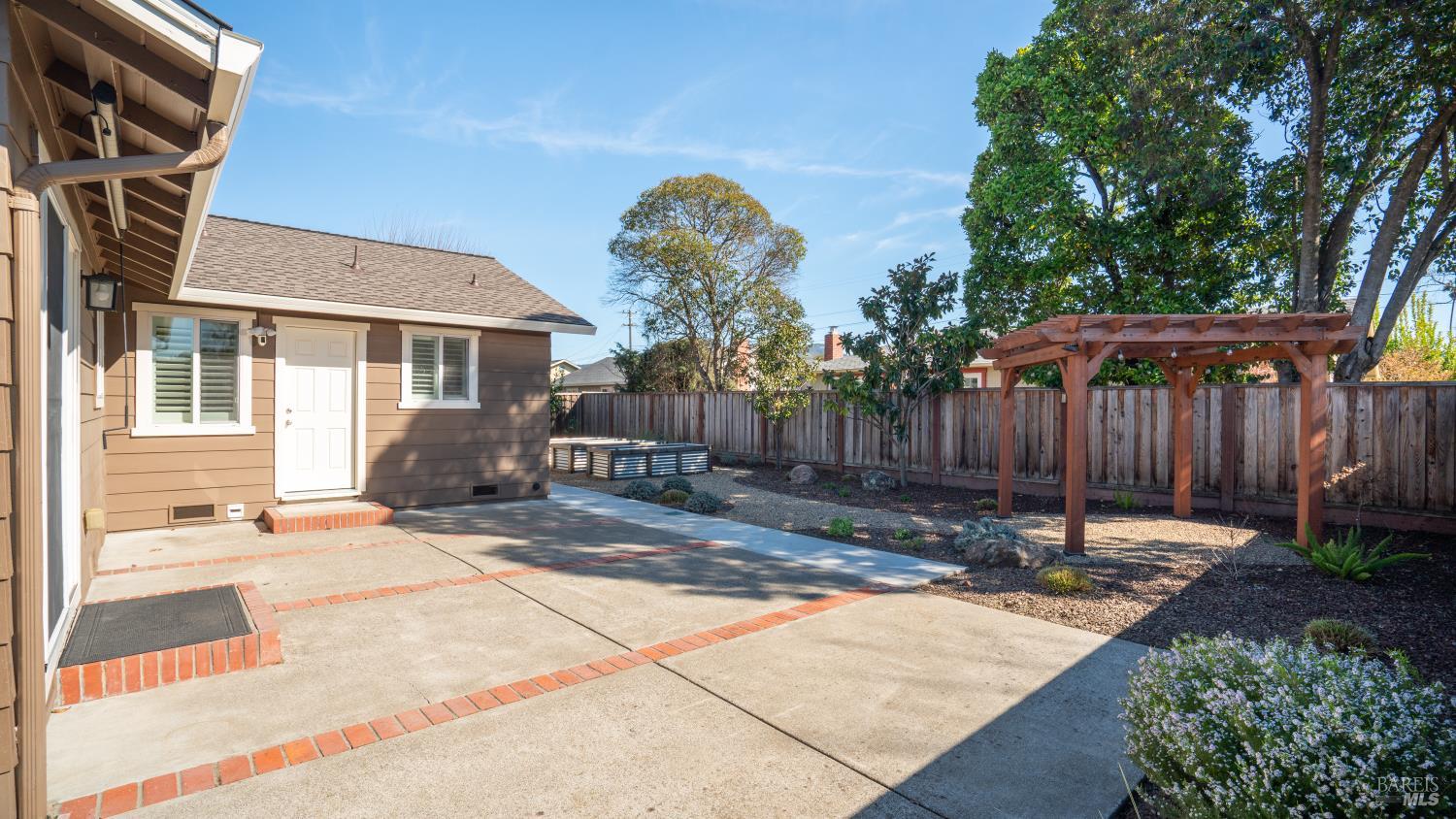 Detail Gallery Image 27 of 34 For 3528 Yale Dr, Santa Rosa,  CA 95405 - 3 Beds | 2 Baths