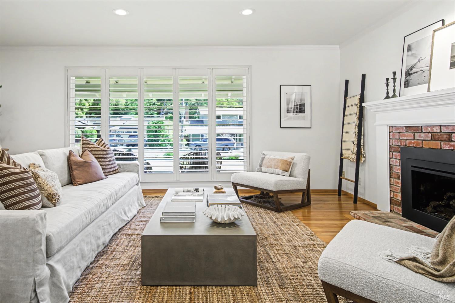 Detail Gallery Image 10 of 48 For 255 Knight Dr, San Rafael,  CA 94901 - 3 Beds | 2 Baths