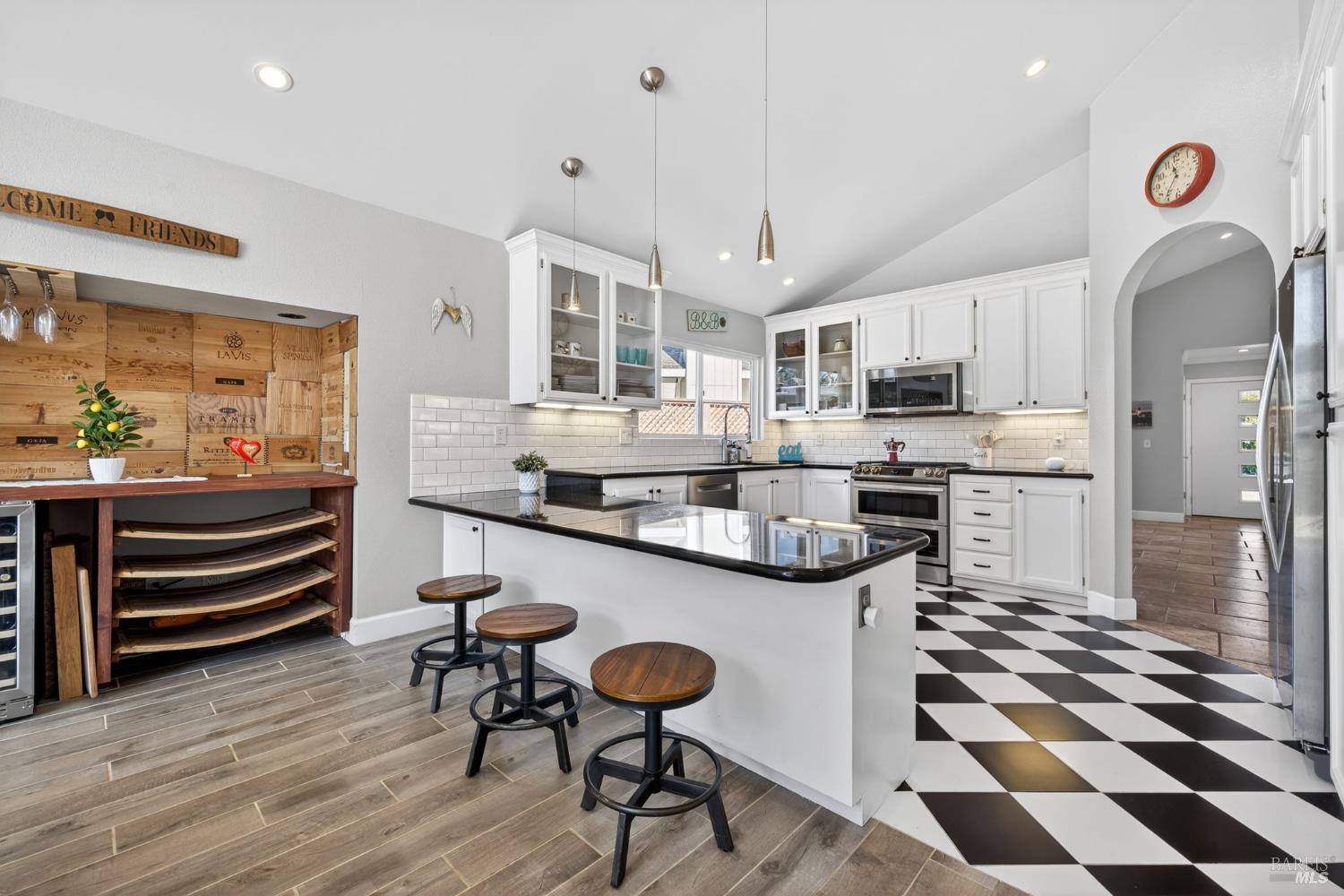 Detail Gallery Image 14 of 47 For 1301 Megan Pl, Rohnert Park,  CA 94928 - 3 Beds | 2 Baths