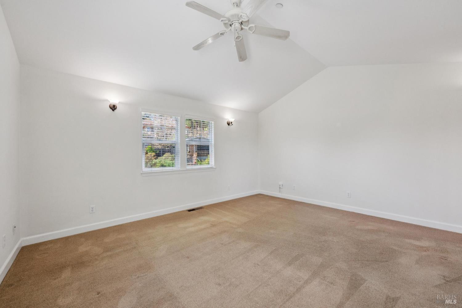 Detail Gallery Image 32 of 58 For 3 Hill Dr, Petaluma,  CA 94952 - 3 Beds | 2/1 Baths