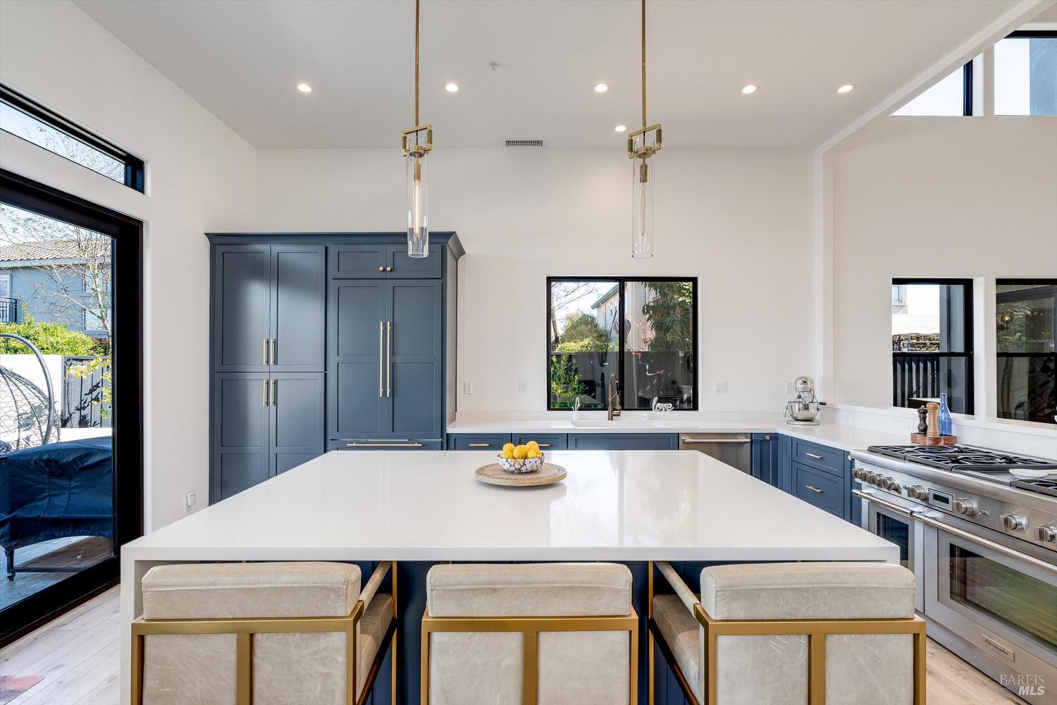 Detail Gallery Image 35 of 77 For 100 S Newport Dr, Napa,  CA 94559 - 4 Beds | 2/1 Baths