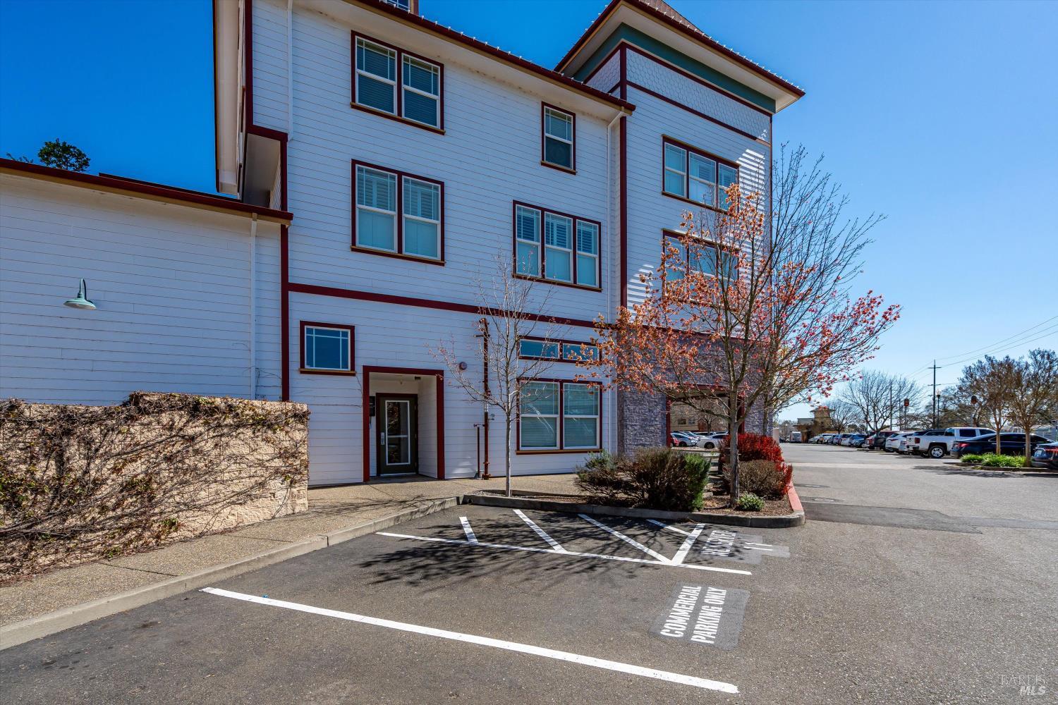 Detail Gallery Image 8 of 65 For 472 Emily Rose Cir, Windsor,  CA 95492 - 3 Beds | 2/1 Baths