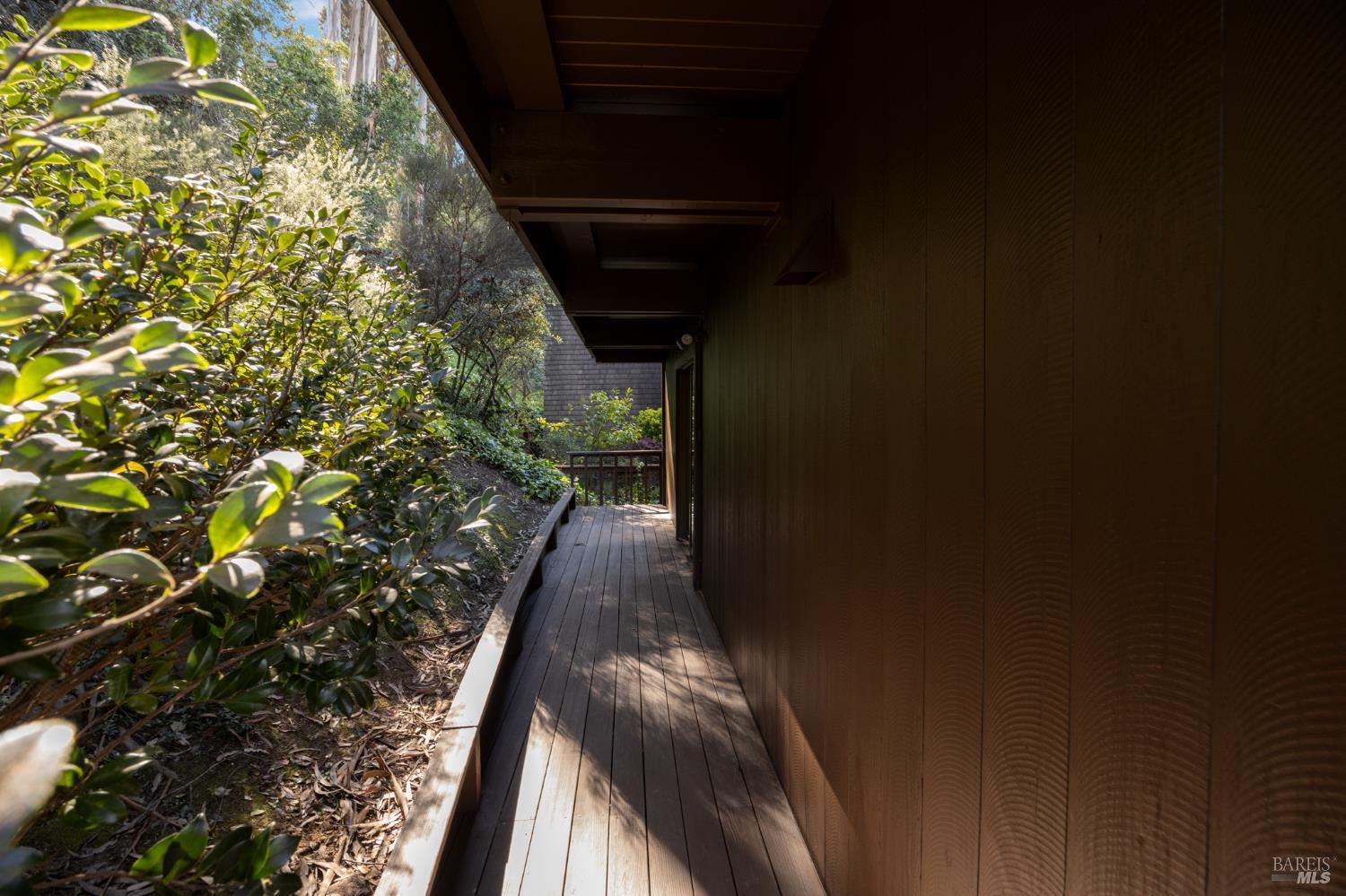 Detail Gallery Image 21 of 29 For 191 Buchanan Dr, Sausalito,  CA 94965 - 2 Beds | 1 Baths