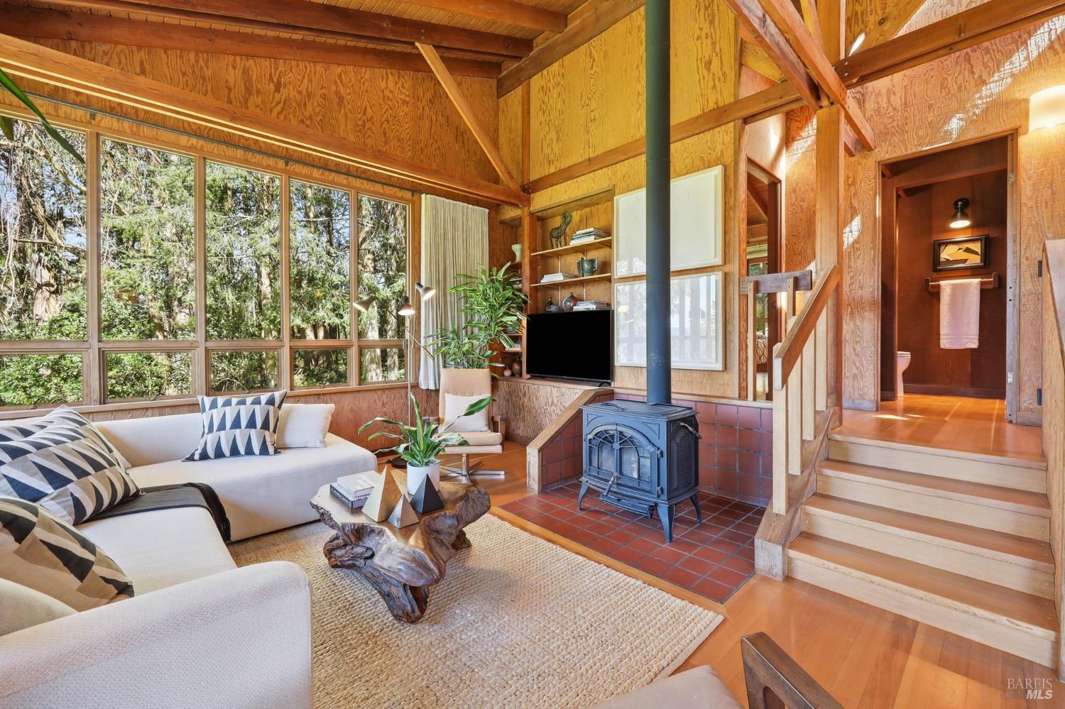 Detail Gallery Image 9 of 63 For 4142 Burnside Rd, Sebastopol,  CA 95472 - 3 Beds | 3 Baths