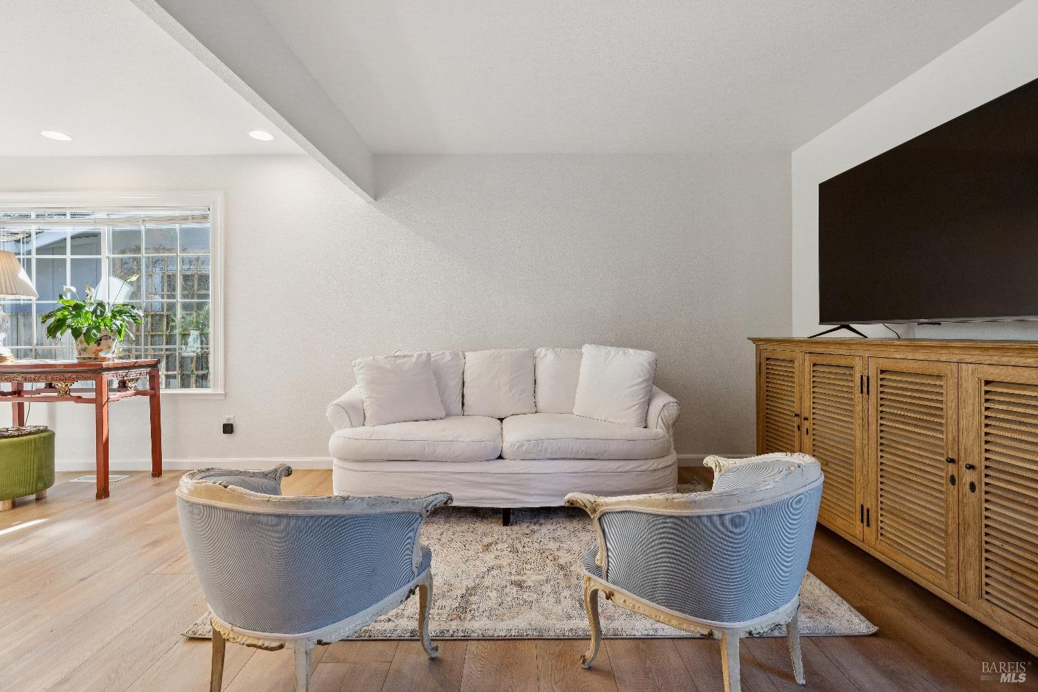 Detail Gallery Image 14 of 31 For 731 5th St, Sonoma,  CA 95476 - 3 Beds | 2 Baths