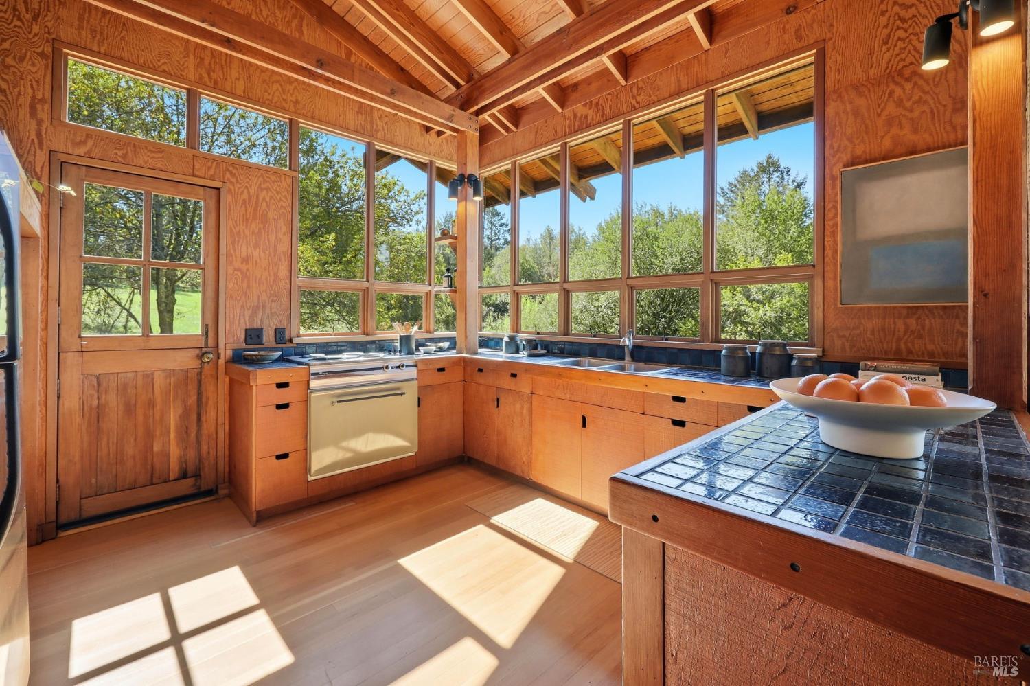 Detail Gallery Image 19 of 63 For 4142 Burnside Rd, Sebastopol,  CA 95472 - 3 Beds | 3 Baths