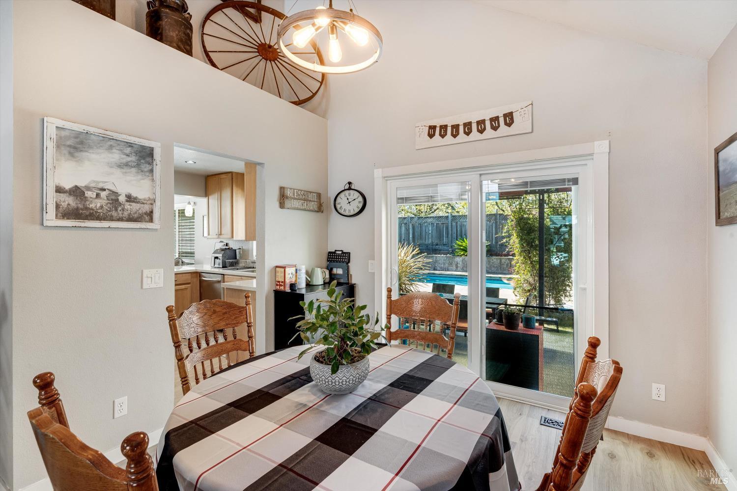 Detail Gallery Image 30 of 65 For 532 Walten Way, Windsor,  CA 95492 - 4 Beds | 2/1 Baths