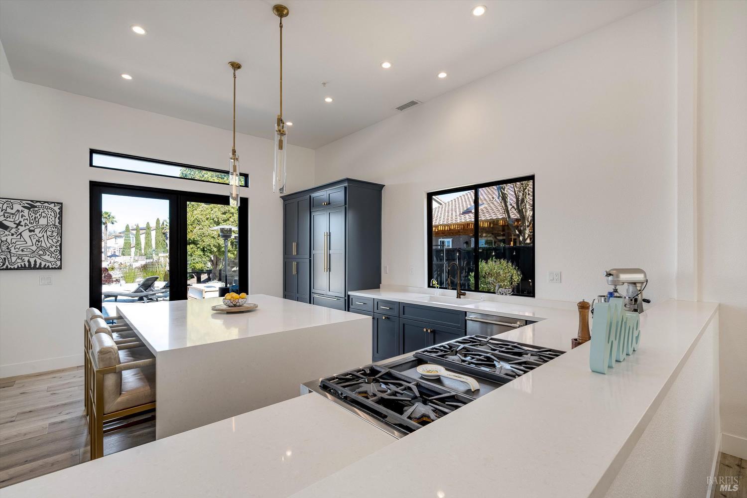 Detail Gallery Image 32 of 77 For 100 S Newport Dr, Napa,  CA 94559 - 4 Beds | 2/1 Baths