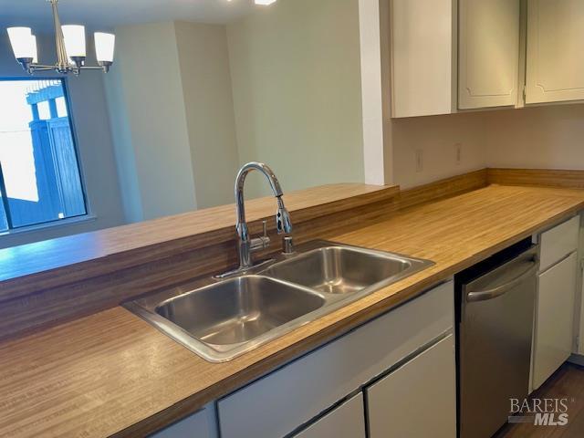 Detail Gallery Image 7 of 34 For 14 Scottsdale Way, Novato,  CA 94947 - 2 Beds | 2 Baths