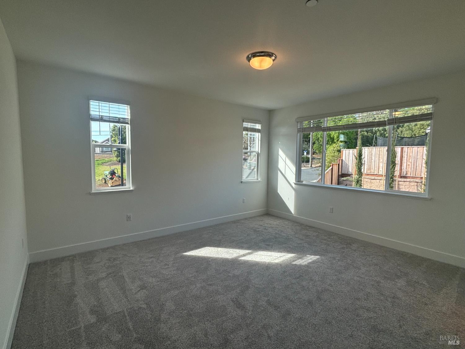 Detail Gallery Image 7 of 8 For 211 Echols Dr, Martinez,  CA 94553 - 3 Beds | 2/1 Baths