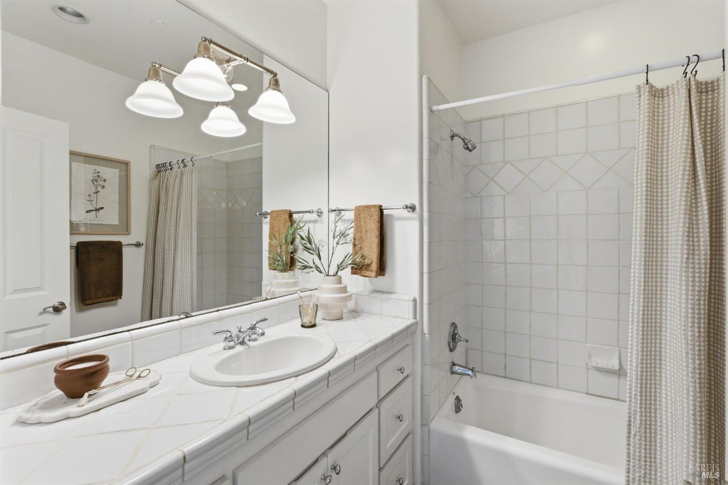 Detail Gallery Image 53 of 58 For 711 Forest Way, Mill Valley,  CA 94941 - 4 Beds | 3/1 Baths